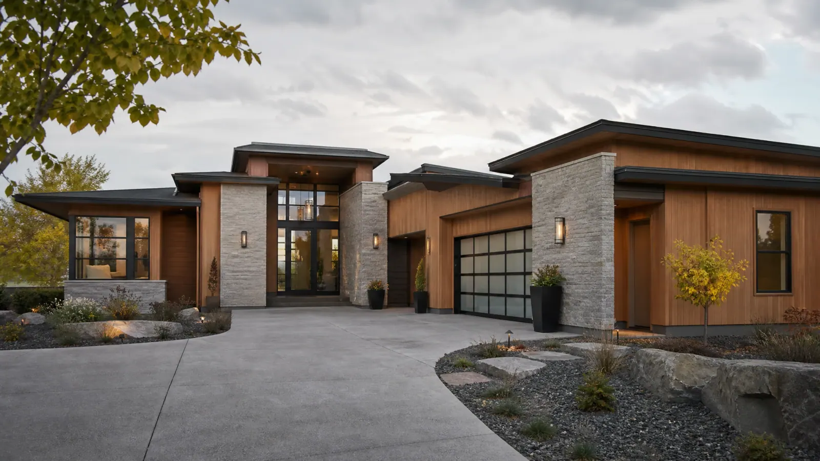 Tri-Cities home in a bright and dry regional setting Tri-Cities home in a bright and dry regional setting
